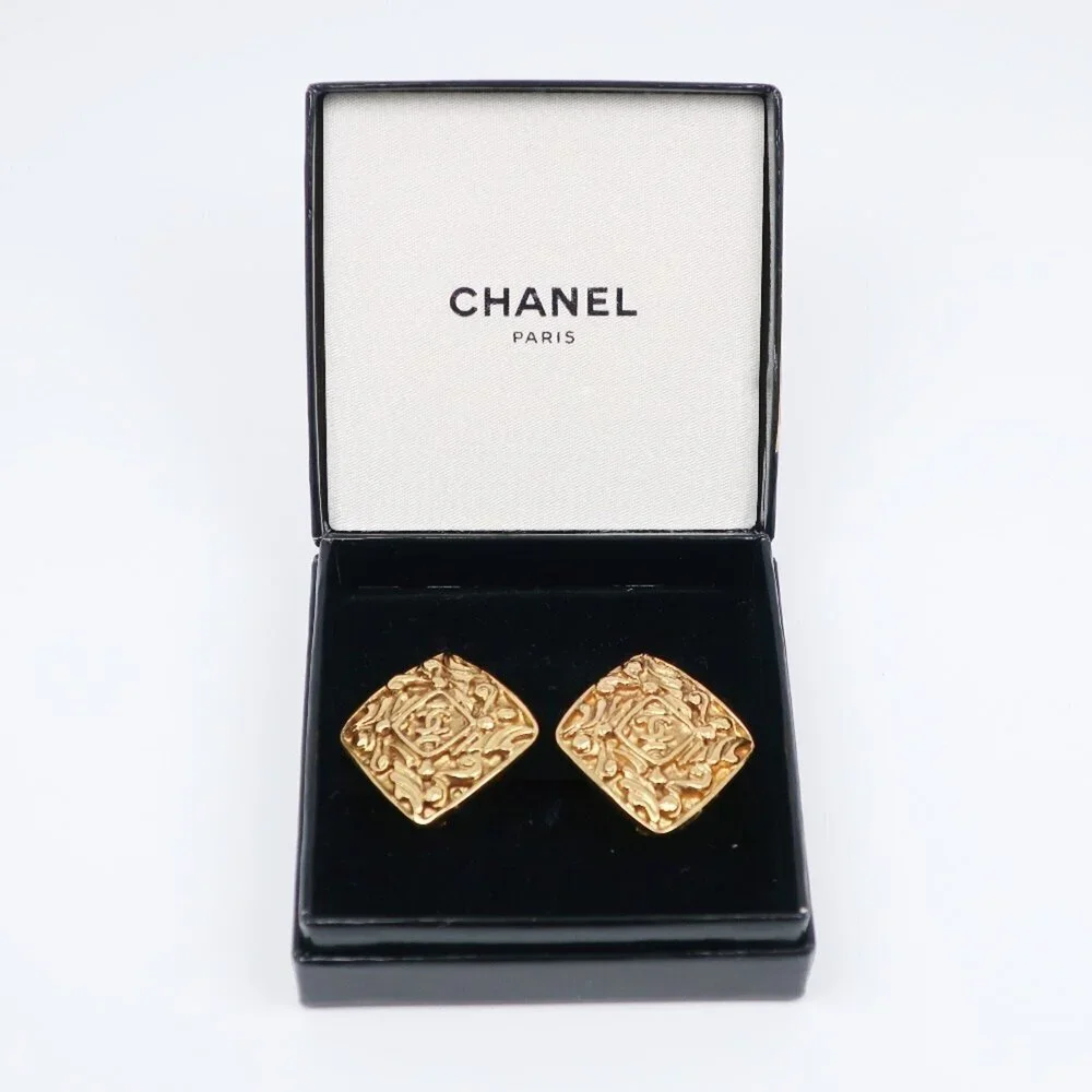CHANEL Vintage Gold Earrings